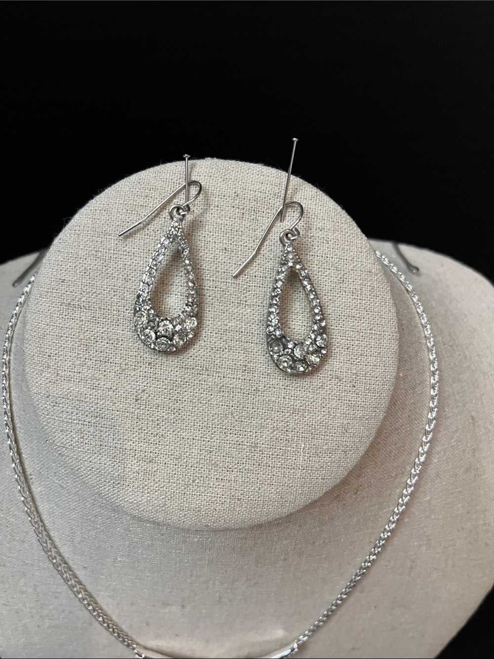 Sophisticated Silver Tone Necklace with Teardrop Pendant - Vendome + Earrings** - Picture 5 of 6